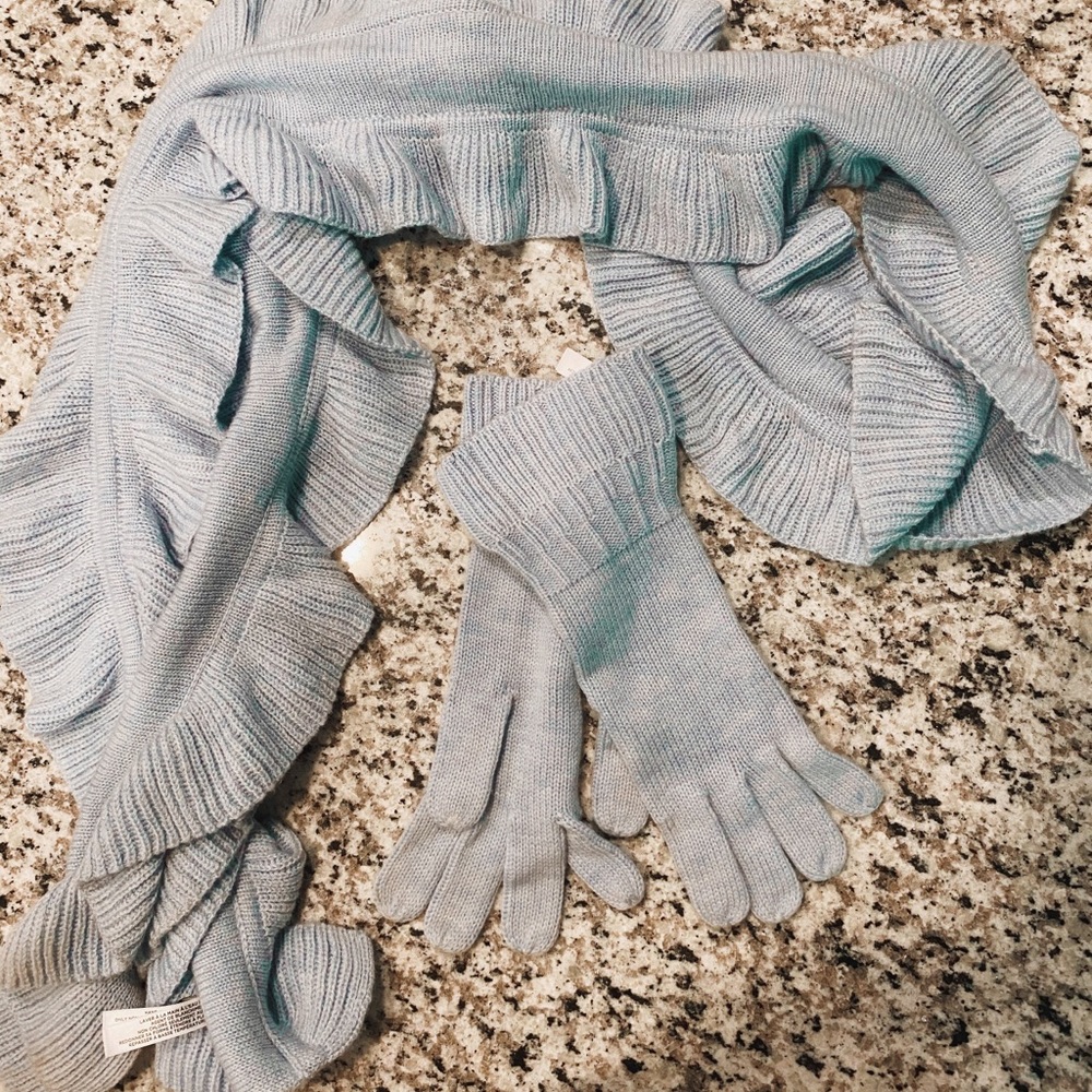 Scarf and gloves combo